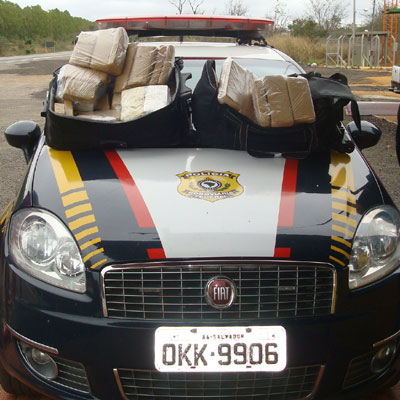 PRF de Vitória da Conquista apreende mais de 40 kg de maconha que iriam para Paramirim 