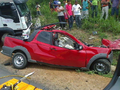 Poções: Acidente deixa 3 mortos na BR-116
