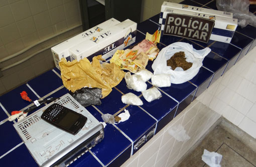 Brumado: Polícia apreende drogas e detém um casal de traficantes