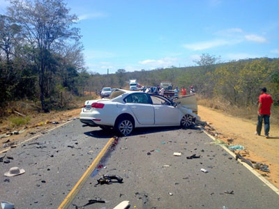Corpos de advogados de Brasília que morreram na BR 430 são transladados.