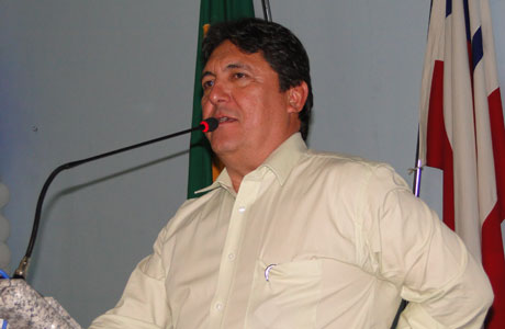 Justiça eleitoral caça prefeito e bloqueia bens do deputado João Bonfim