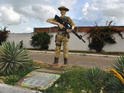 Jequié: Soldado da CAESG é baleado em pizzaria