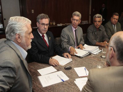 Wagner recebe prefeitos do Sudoeste Baiano