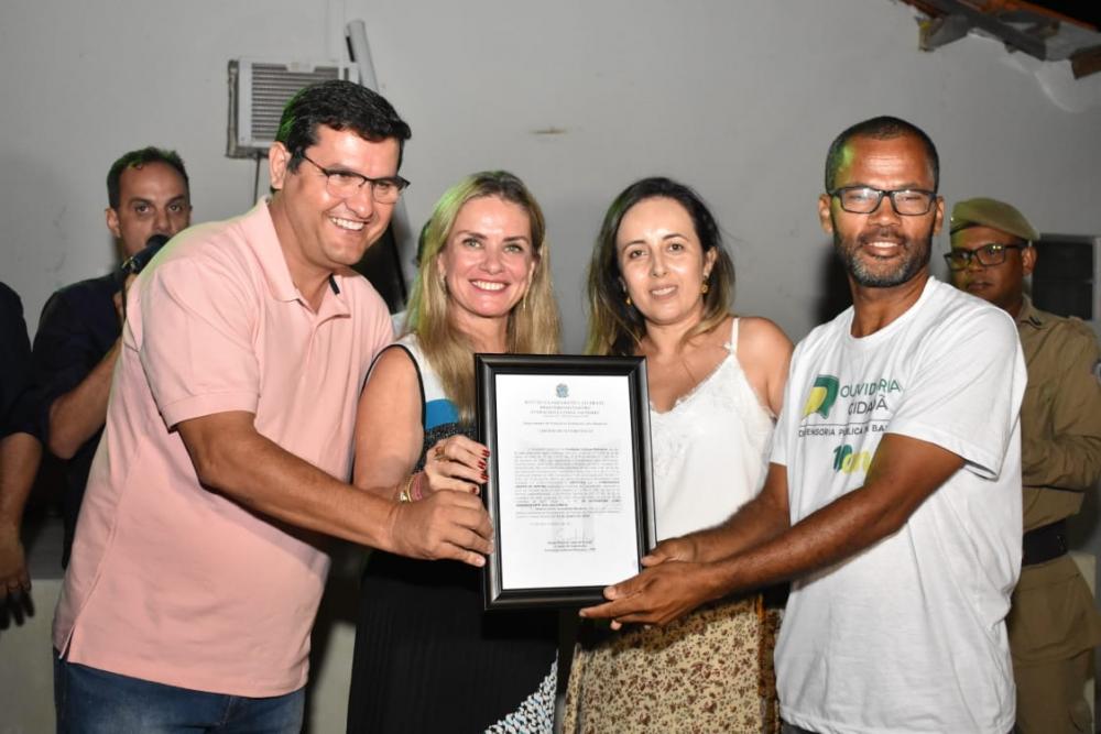 Prefeito Jairo Magalhães entrega a Certificação de Comunidade Quilombola aos moradores de Morro de Dentro e anuncia ações