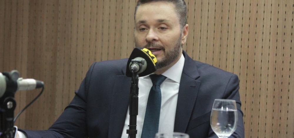 Secretário diz que Estado 'não tem condição nenhuma' de dar reajuste a servidores
