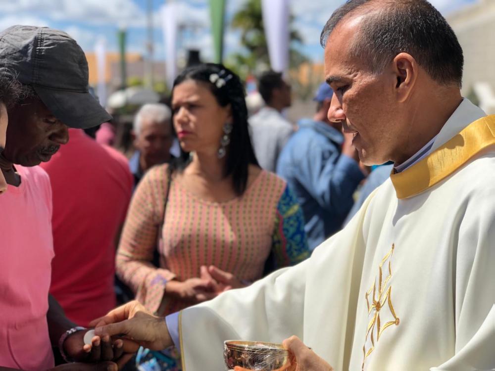 Caetité: Missa Campal, Procissão e show católico marcam o encerramento da Festa de Santana 2019
