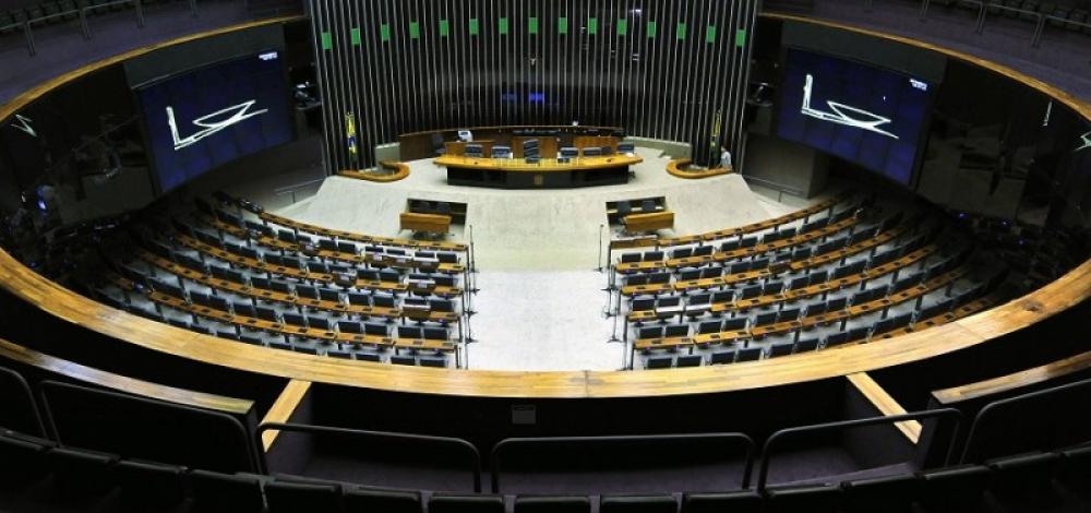 Parlamentares dizem que pacote anticorrupção pode contaminar votação da Previdência, diz coluna