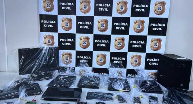 Região: Polícia faz busca e apreensão em casa do suspeito de roubar fotos de menores nuas