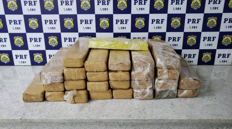 Região: Casal é preso transportando 30 kg de maconha escondido na bagagem