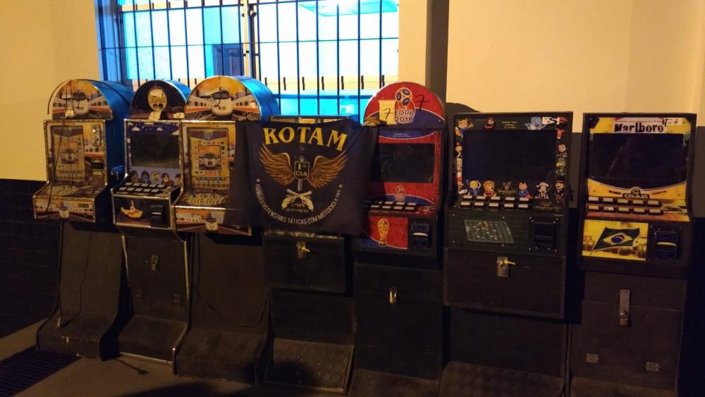 Guanambi: Polícia Militar apreende sete máquinas caça-níqueis em bar