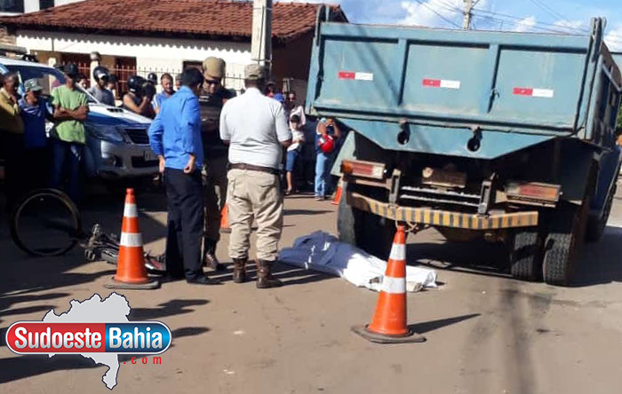 Ciclista de 60 anos morre após ser atropelado por caçamba em Caetité