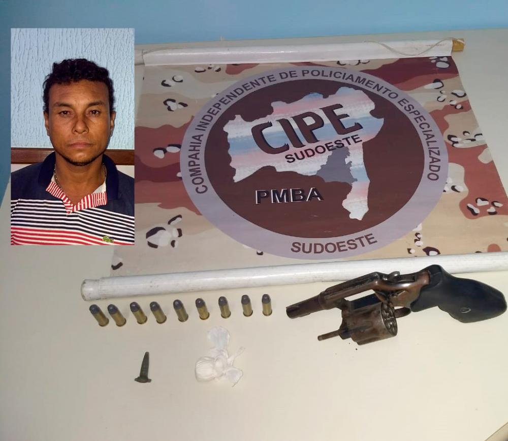 Malhada: Homem é preso acusado de porte ilegal de arma de fogo e entorpecentes 