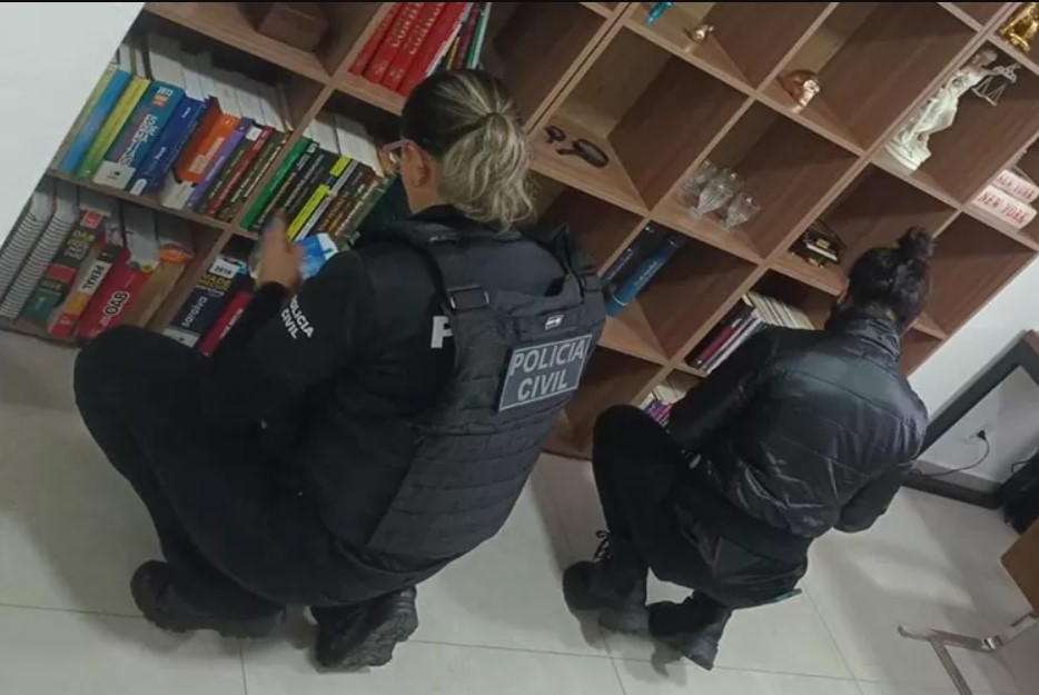 Pombo-Correio: Polícia cumpre mandado de busca e apreensão em escritório de advocacia em Vitória da Conquista