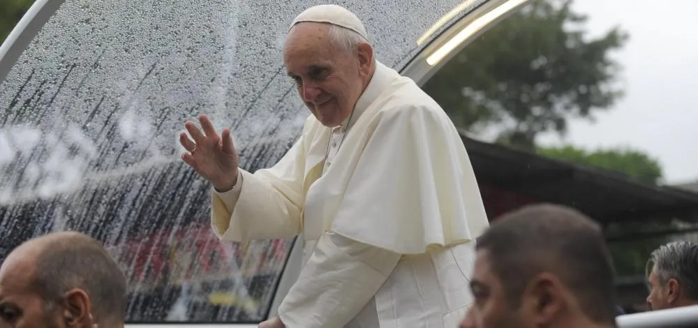 Líder que transcendeu os limites do catolicismo, Francisco deixa um legado progressista na igreja