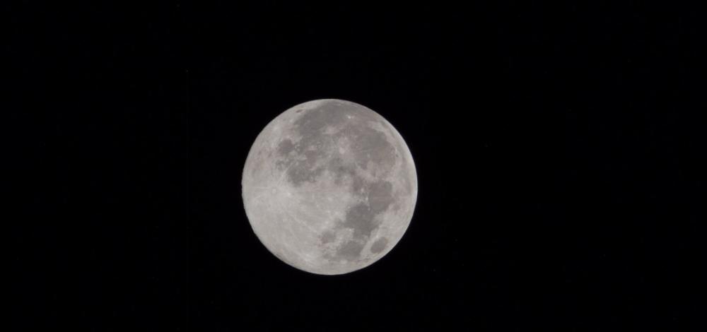 Próximo humano a pisar na Lua vai ser uma mulher, confirma Nasa