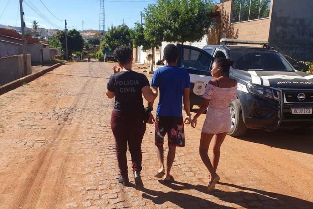 Polícia prende casal suspeito de torturar e queimar jovem na cidade de Riacho de Santana