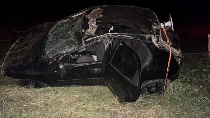 Motorista fica ferido após capotamento na BA-612, em Guanambi