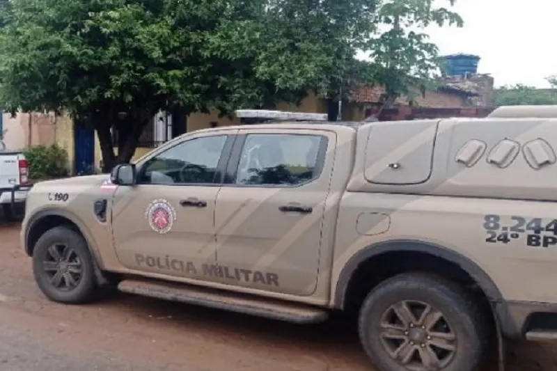 Homem é preso após agredir pai de 77 anos na zona rural de Tanhaçu