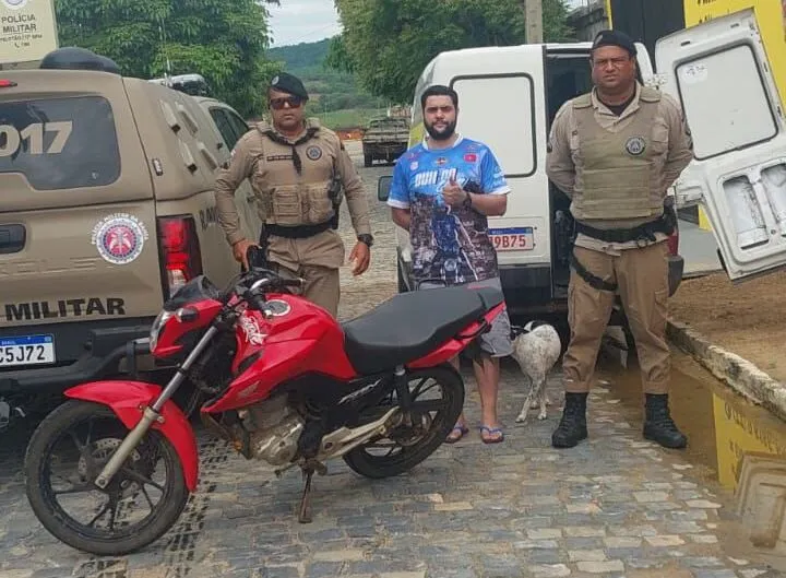 Motocicleta furtada é recuperada em Iuiú e devolvida ao dono