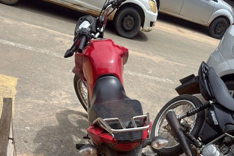 Motocicleta furtada em Guanambi é recuperada pela PM em Cordeiros