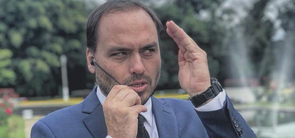 PF identifica Carlos Bolsonaro como articulador em esquema criminoso de fake news