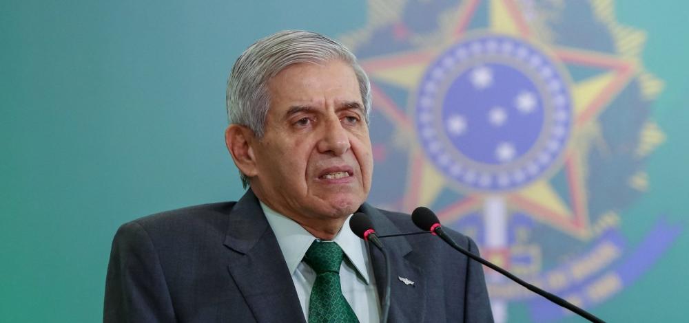 ‘Se gritar pega centrão, não fica um, meu irmão’, cantou ministro Augusto Heleno em vídeo de 2018