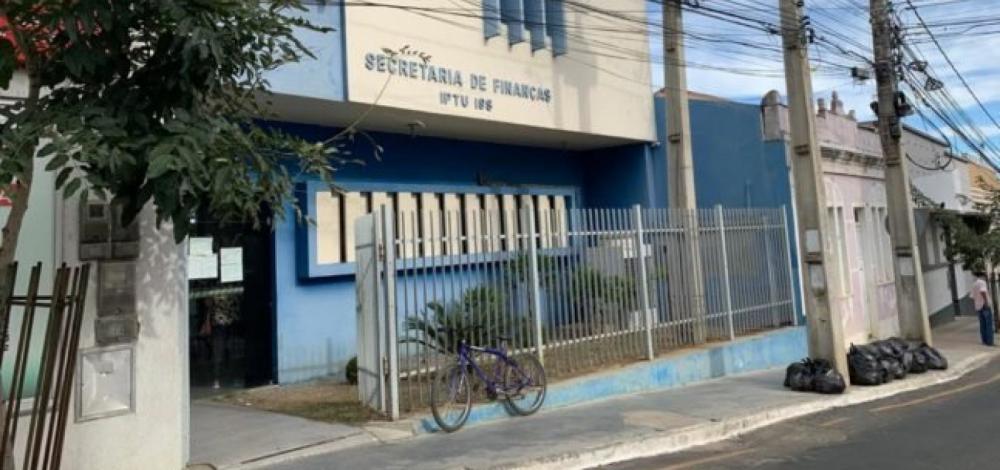 Sede de secretaria é assaltada por dupla armada em Vitória da Conquista