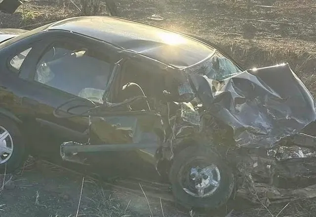 Motorista morre após acidente entre Corsa e Fiat Toro na BR-122, em Guanambi