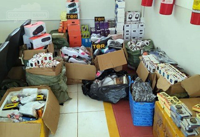 PRE apreende na BR-030, em Caetité, produtos contrabandeados em bagageiro de ônibus interestadual