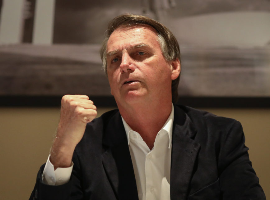 Bolsonaro defende redução do número de deputados