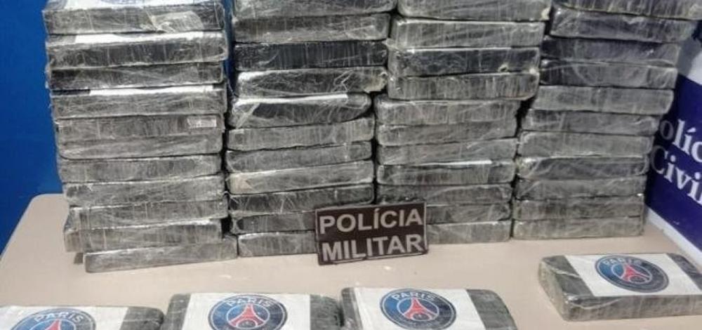 Cocaína avaliada em 1,4 milhão é achada em carro abandonado em Ibotirama