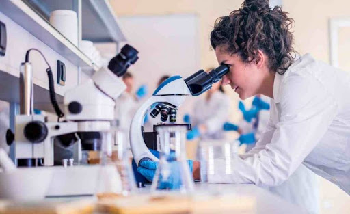 Cientistas brasileiros anunciam “super soro” que pode impedir infecção de Covid-19