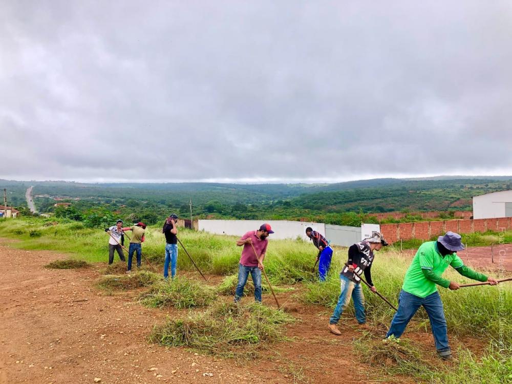 Prefeitura de Caetité inicia grande ação de limpeza nos bairros da cidade