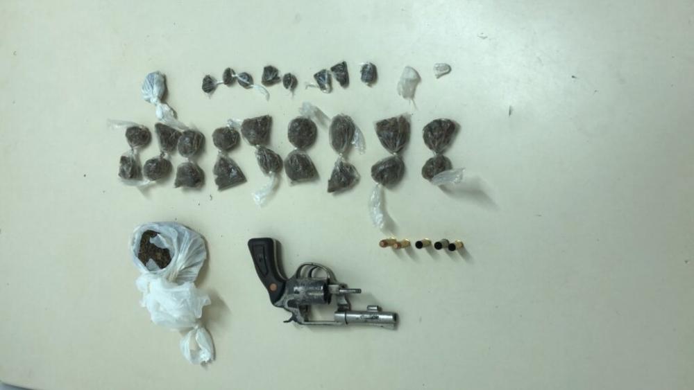 Suspeito de tráfico morre em confronto com policiais da Cipe Sudoeste, em Carinhanha