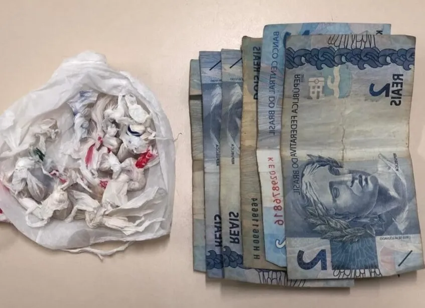 Suspeito de tráfico é preso com crack em Caetité