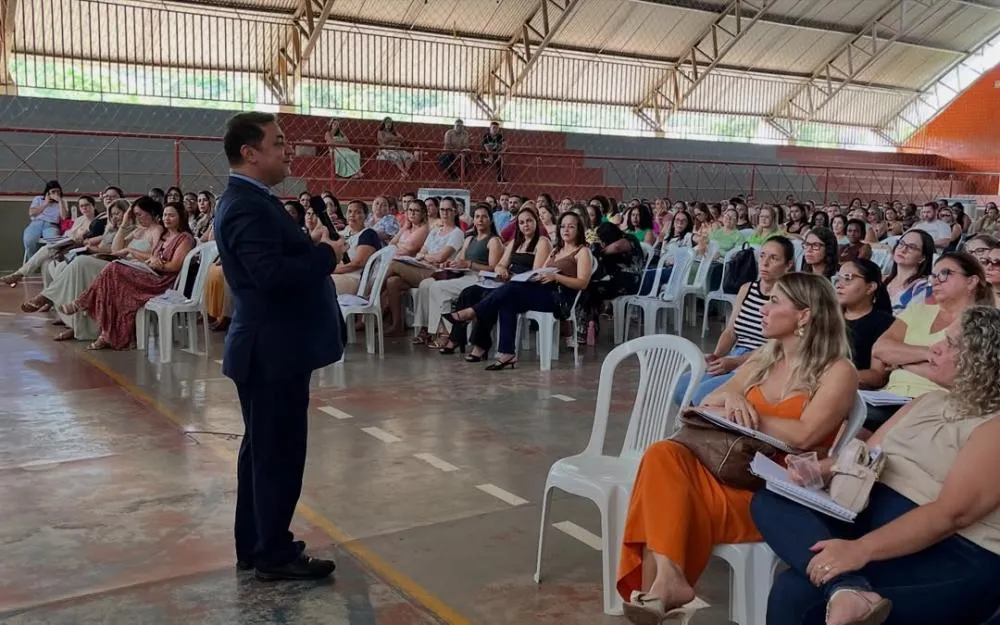 Ano letivo de 2026 começa com reformas e entrega de materiais em Igaporã