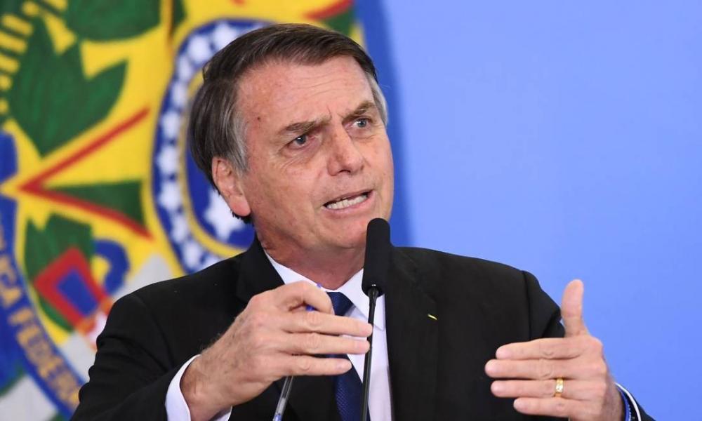 Bolsonaro tem cinco dias para explicar decreto que facilita porte de armas
