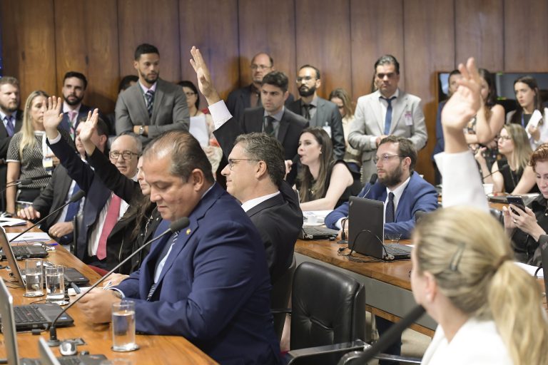 CPMI convoca representantes de Whatsapp, Google, Twitter e Facebook