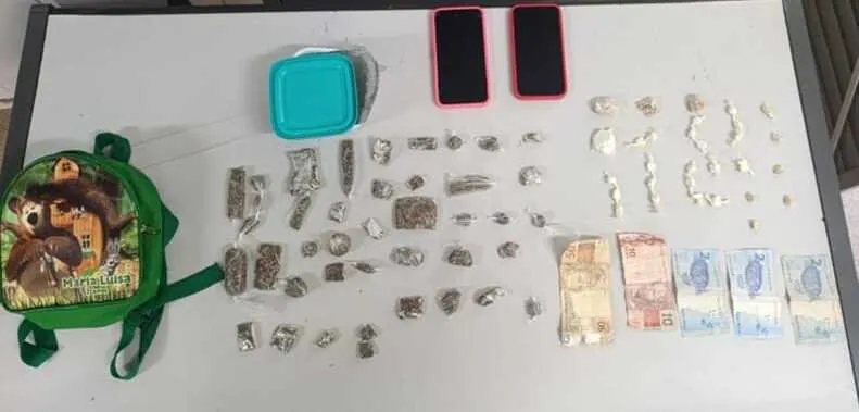 Adolescente é apreendido com drogas em Guanambi