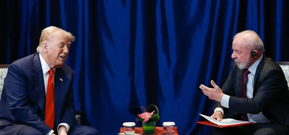 Senado dos EUA aprova projeto para encerrar tarifas de Trump contra o Brasil