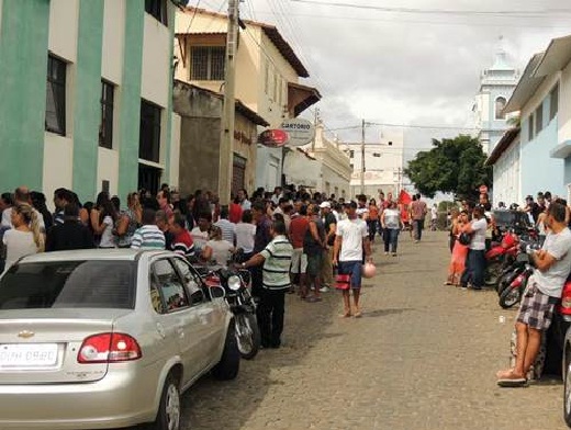 Brumado: Dor e muita comoção na despedida a universitário morto em Salvador