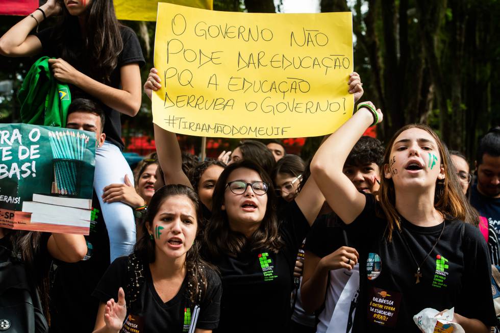 Justiça derruba liminar e restabelece cortes na Educação