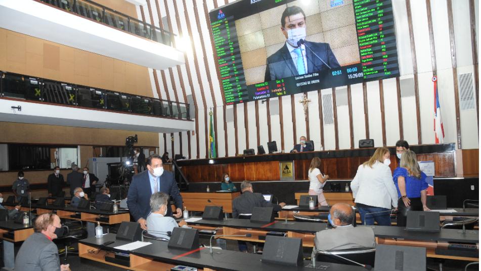 Alba deve votar nesta quarta-feira reajuste de salários de governador, vice e secretários