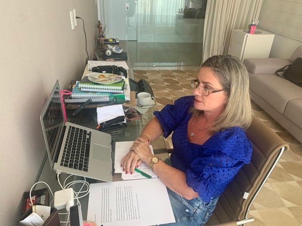 Ivana Bastos relata e dá parecer favorável a dois projetos em sessão da CCJ