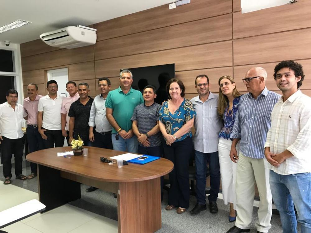 Guanambi:prefeitos discutirão com governador situação do HRG