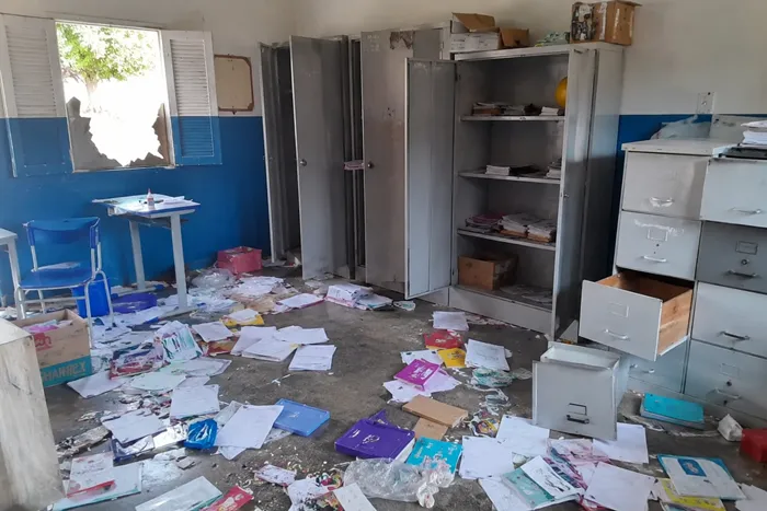 Escola municipal tem prédios invadidos e vandalizados na zona rural de Malhada