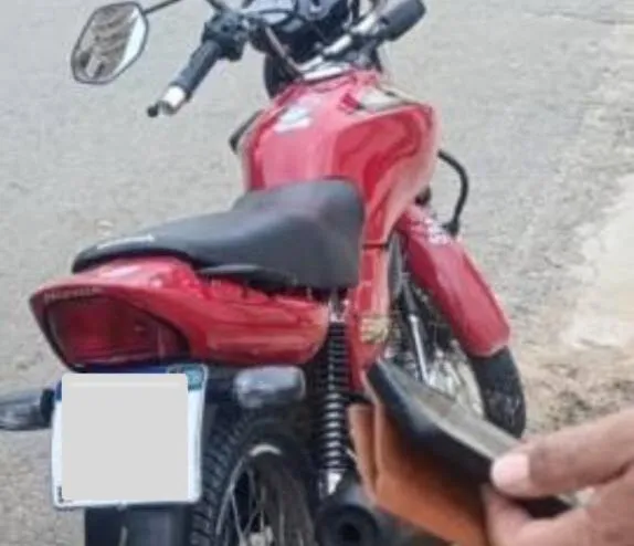 Moto com restrição de roubo é apreendida em Guanambi
