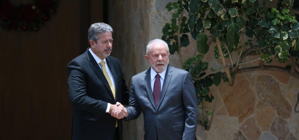 Acordo de Lula com centrão deve garantir 374 votos na Câmara dos Deputados