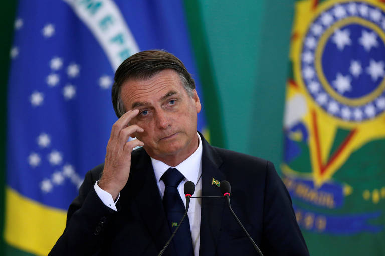 Bolsonaro não sabia sobre promoção de filho de Mourão