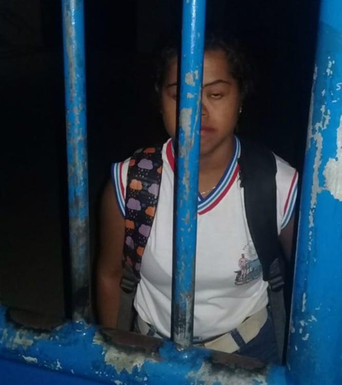 Serra do Ramalho: Estudante com síndrome de Down fica trancada em escola após funcionários irem embora